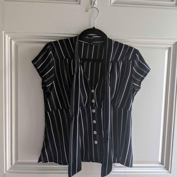 Steady Clothing Striped Front Bow Cap Sleeve Tee - Women's M/M - Picture 3 of 4